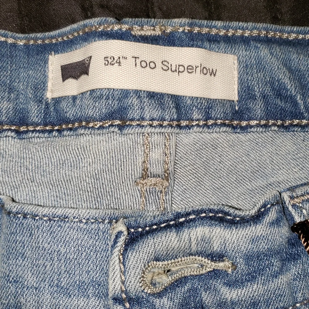 Levis 524 Too Superlow Skinny Jeans